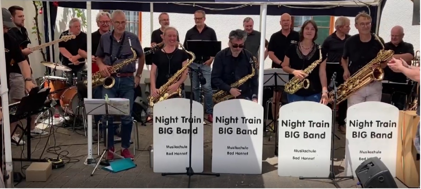 Jochen Hillesheim als Gitarrist der „Night Train Big Band“, Bad Honnef